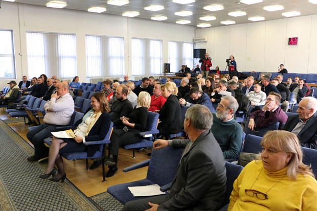 Пропао и други покушај СНС да смени председника скупштине Смедерева из својих редова: Јасна Аврамовић жртва мобинга? 